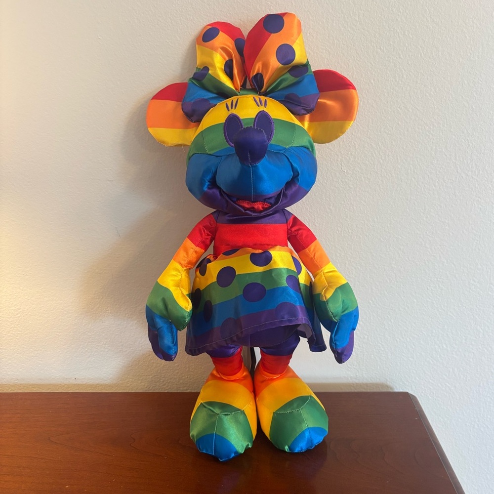 NWT Disney Rainbow Collection Limited Edition Minnie Mouse 19” Plush Doll